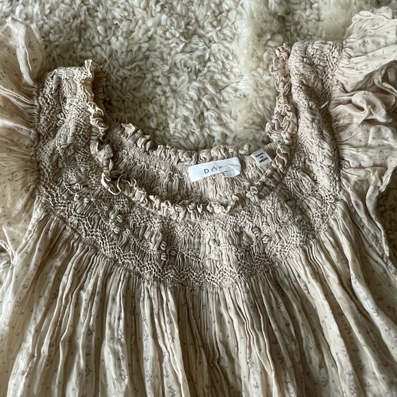 Doen Beige/ Cream lightweight Sleeveless Dress/ Nightgown - Picture 4 of 4